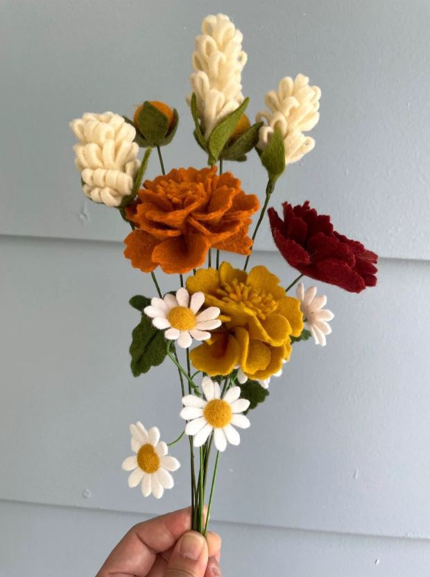 fleurs en feutrine